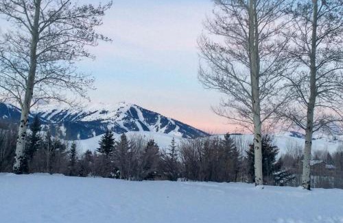 Sun Valley House | Unique Mountain Escape w/2 Decks < 2 Mi to Skiing