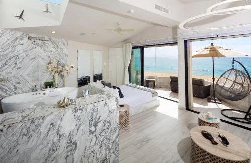 Marina House | Unit 224-Honeymoon Dream-BEACHFRONT at Terrasol