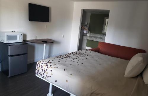 Raisin Hotel | University Inn Fresno