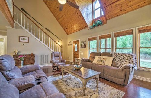 Calico Rock House | Updated Cabin on White River by Boat Landing!