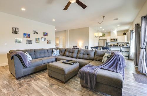 Las Vegas House | Updated Las Vegas House: Patio & Solar Heated Pool