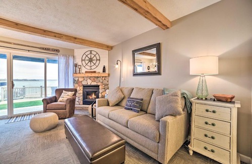 Onekama House | Updated Onekama Resort Condo on Portage Lake!