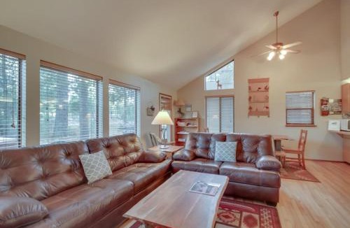 Sunriver House | Updated Sunriver Home with Private Hot Tub & SHARC Passes for Pools - 2 Dogs OK