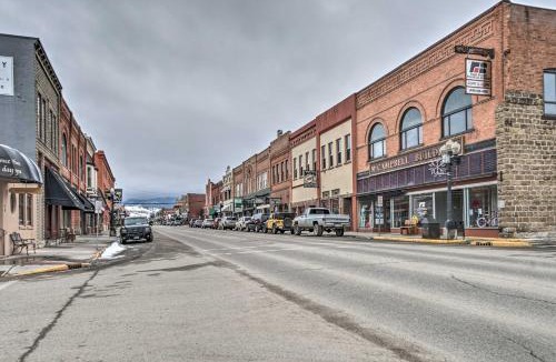 Red Lodge House | Updated Townhome w/Hot Tub - Walk to Downtown!