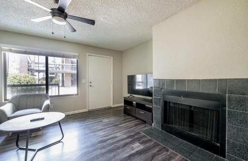 Camelback East Apartment | Upscale 2BR Apartment w Swimming Pool by Stay Gia