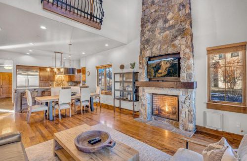 Pronghorn House | Upscale 4 BR Townhouse @ Juniper Preserve Resort