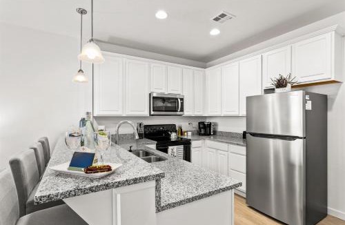 Boise House | Upscale Condo By The Village & Boise Mall 75
