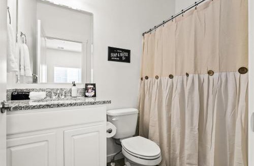 Boise House | Upscale Condo By The Village & Boise Mall 75