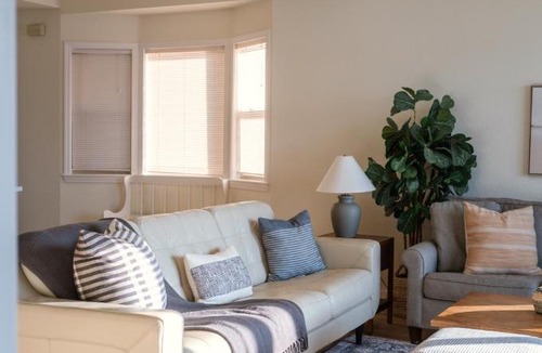 Lake Ozark House | Upscale Lakefront Condo at 2mm with Pools, Slip, and Main Channel Views