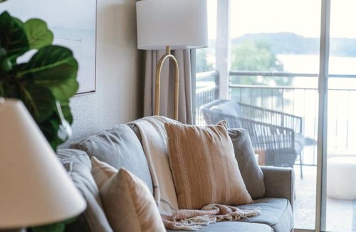 Lake Ozark House | Upscale Lakefront Condo at 2mm with Pools, Slip, and Main Channel Views