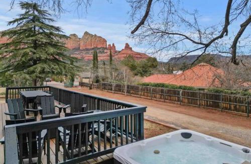 Uptown Sedona House | Uptown Sedona Retreat wit Views and Hot Tub