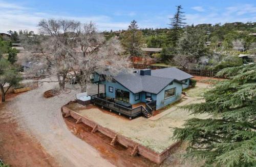 Uptown Sedona House | Uptown Sedona Retreat wit Views and Hot Tub