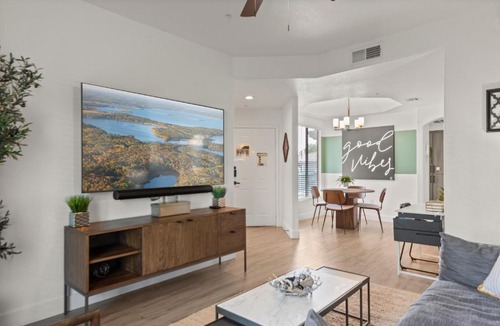 Central Scottsdale Apartment | Urban Cosmopolitan Suite Shopping District Upgraded