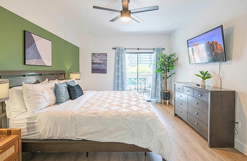 Kierland Apartment | Urban Promenade King Suite Walk to Kierland 1BR