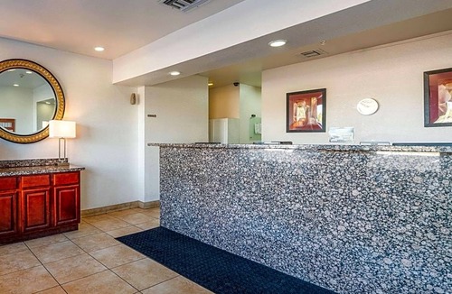 Westown Commercial Center Hotel | Econo Lodge Phoenix North I-17