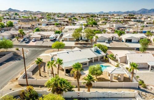 Lake Havasu City House | Vacation Pool Home W Separate Casita & Game Room!