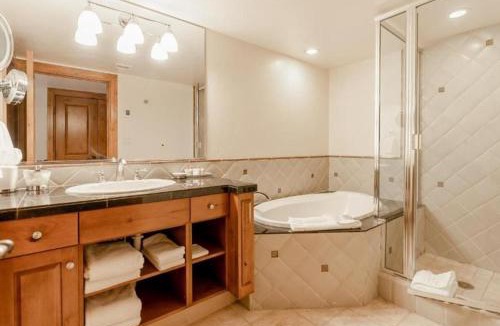 Vail Apartment | Vail Village King Hotel Room