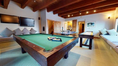 Mammoth Lakes Apartment | Val DIsere #10 condo