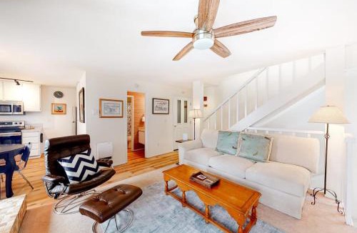 Elkhorn Village Apartment | Valley Gem Upper