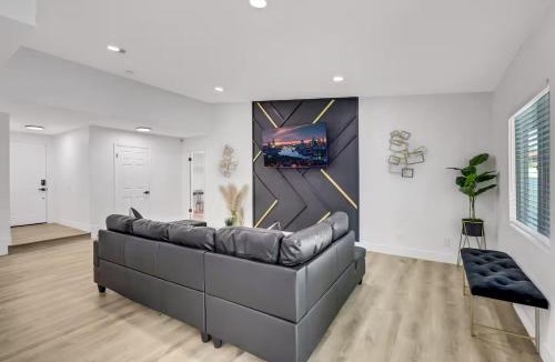 Chinatown House | Vegas Poolside Escape by StayLage