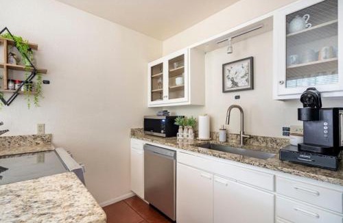 West University Apartment | Vibrant 2BR DT Living, Stylish & Serene Stay