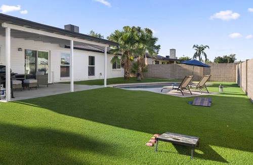 Kyrene-Superstition House | Vibrant & Stylish Tempe Home W/ Pool!