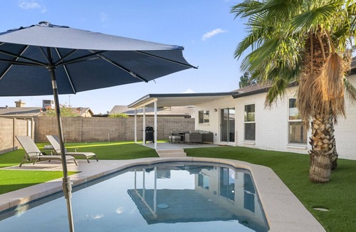 Kyrene-Superstition House | Vibrant & Stylish Tempe Home W/ Pool!