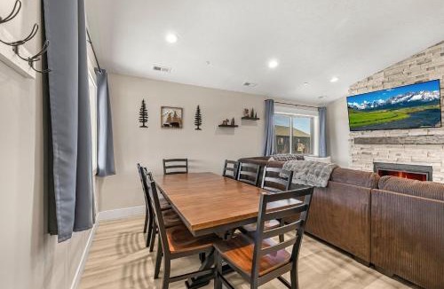 The Ponds House | VICTOR POWWOW: Grand Targhee Teton Mtns Skiing Trails Snowmobiling Condo