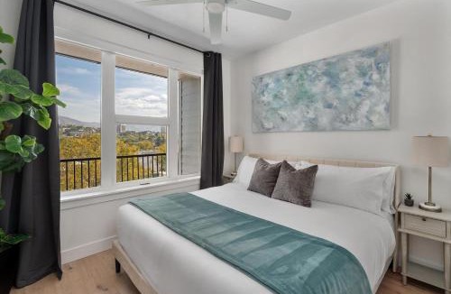 Downtown Salt Lake City Apartment | VIEWS! Capitol! Year round POOL Spa Gym Bowling!
