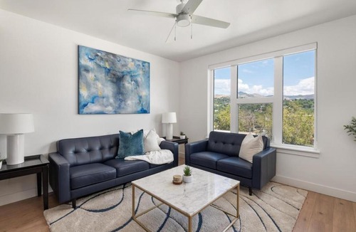 Downtown Salt Lake City Apartment | Views - Amenities - Pool,Spa,Gym,Bowl,Pking