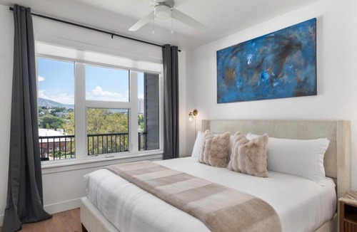 Downtown Salt Lake City Apartment | Views - Amenities - Pool,Spa,Gym,Bowl,Pking