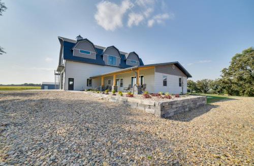 Renner House | Views, Hot Tub & Rooftop Deck! Iowa Family Home