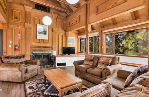 Yosemite West House | Views inside Yosemite-Timber Lodge-Sleeps 6