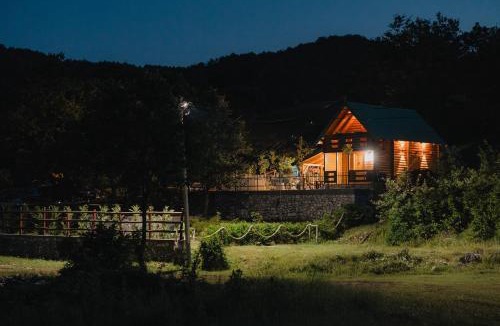 Cetinje House | Vikendica Montenegrina