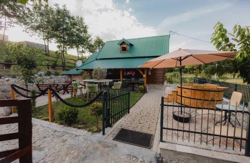 Cetinje House | Vikendica Montenegrina