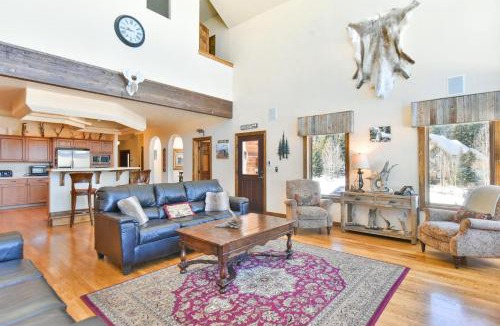 Blue River House | Viking Vista Retreat Luxury Home: Great Views