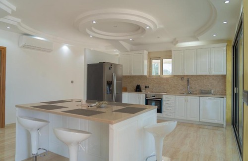 Ulcinj Villa | Villa 100 Palme