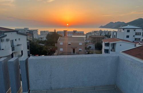 Dobra Voda Apartment | Villa Azale