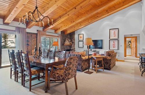 Vail Apartment | Villa Cortina 330 by East West Hospitality