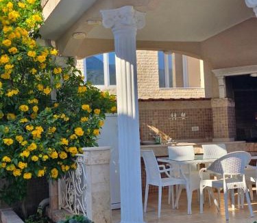 Dobra Voda Villa | Villa Crown Silvia