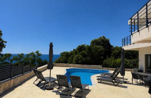 Utjeha Hladna Uvala Villa | Villa LiRa Star Bar Montenegro - Exclusive Adriatic Villa with Private Pool Starry Sky Lounge