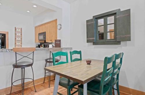 Beaver Creek Apartment | Villa Montane 117 by East West Hospitality