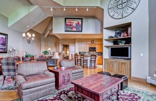 Beaver Creek Apartment | Villa Montane 210 by East West Hospitality
