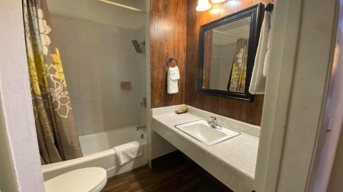 Orange Hotel | Villa Park Motel
