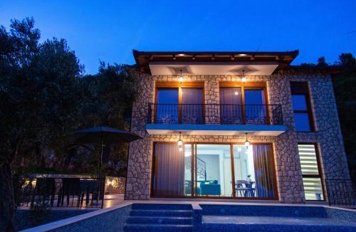 Montenegro Coast Villa | Villa Salč