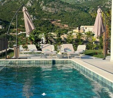 Dobra Voda Villa | Villa Vista Grande Bar