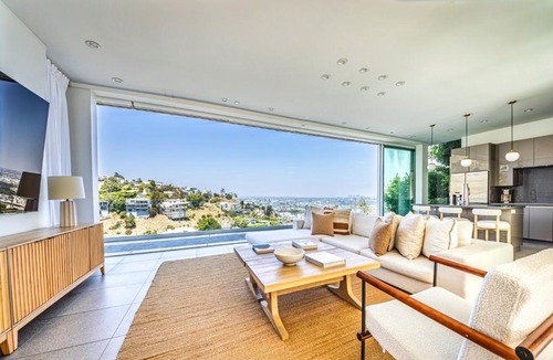 Hollywood Hills West Villa | Villa with Infinity Pool WestHollywood Hills