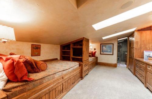 Vail Apartment | Village Center by Vail Realty