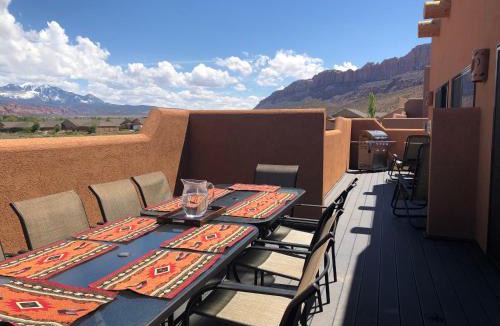 Moab South Valley House | Village Place