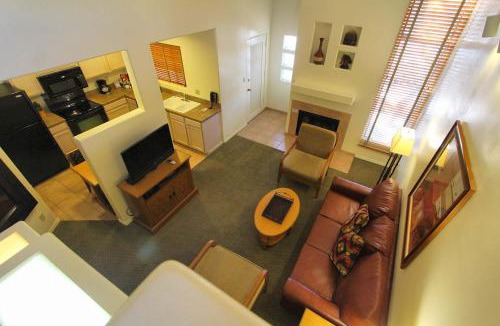 Cave Creek Apartment | Villas of Cave Creek - 2 Bedroom Suite with Fireplace